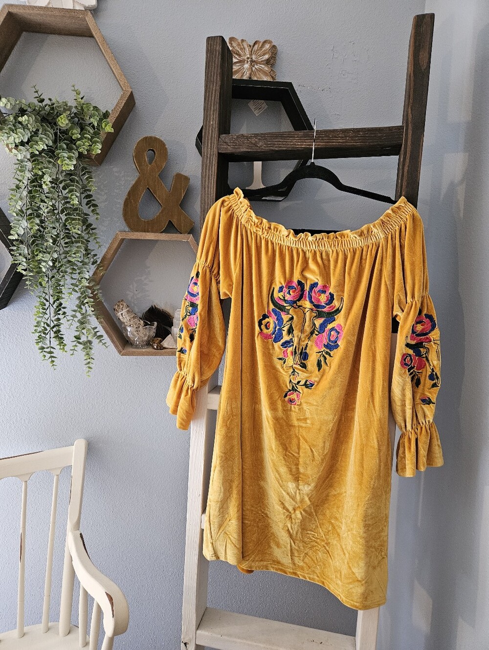 NWT Western Embroidered Mustard Yellow Velvet Off-Shoulder Midi Dress Size M